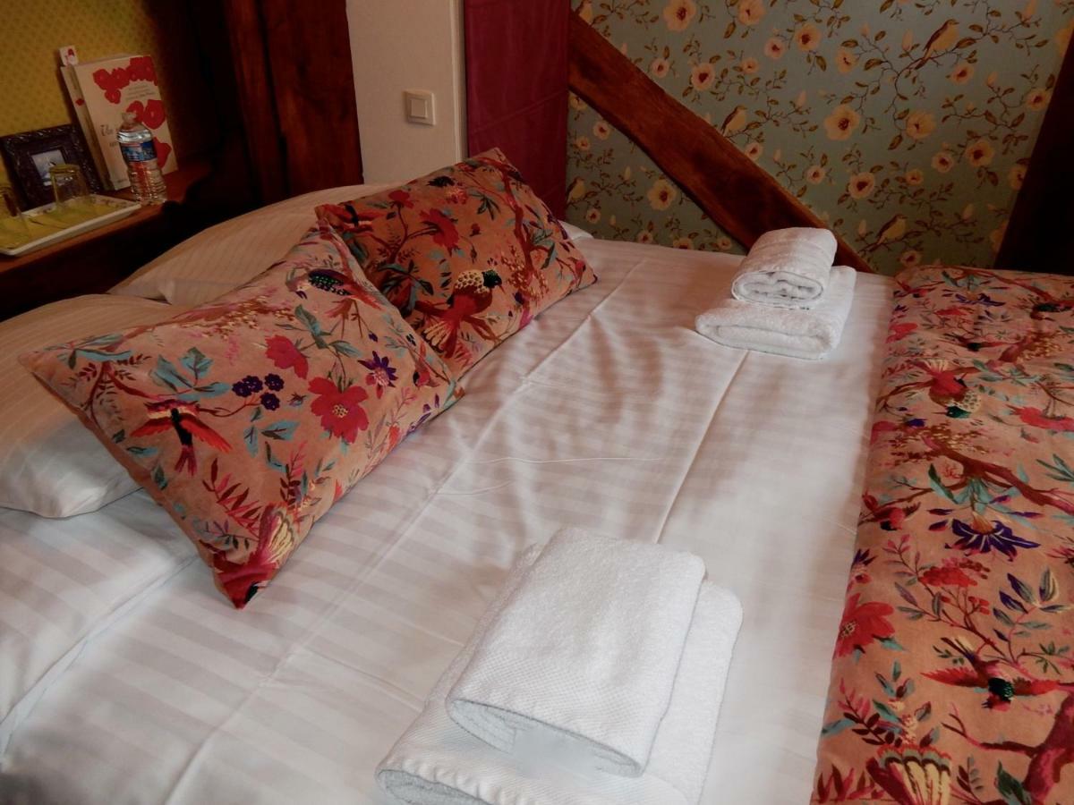 Le Presbytere Du Vigneau Menil Ngoại thất bức ảnh